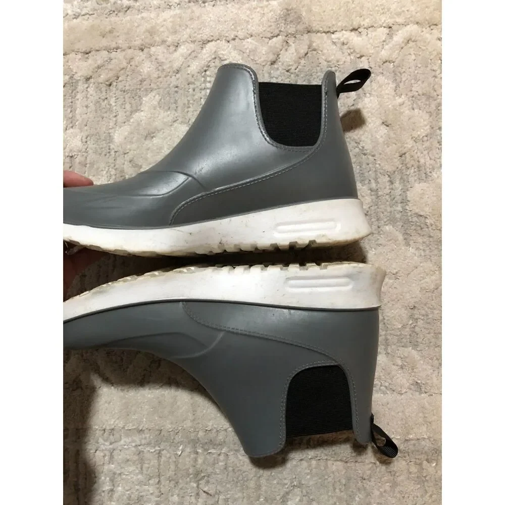 Capelli New York Woman's Matte Grey Chelsea Rain Boot Size 6